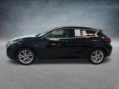 2017 INFINITI QX30 Premium