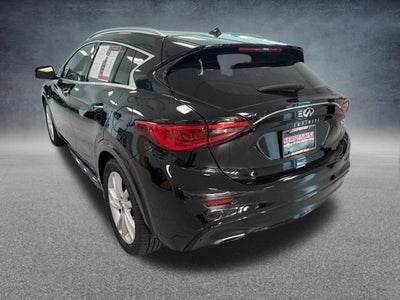 2017 INFINITI QX30 Premium