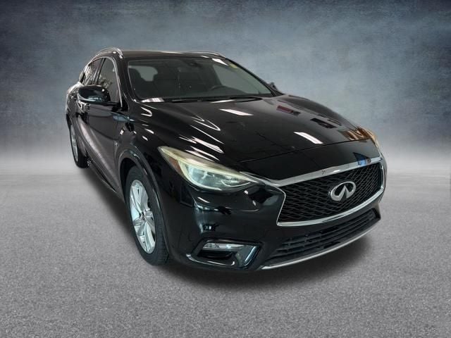 2017 INFINITI QX30 Premium