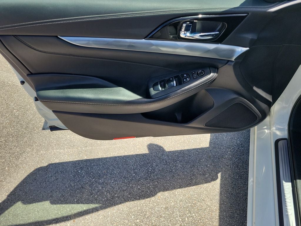 2023 Nissan Maxima SV