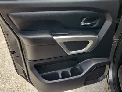 2021 Nissan Titan SV w/Convenience Package