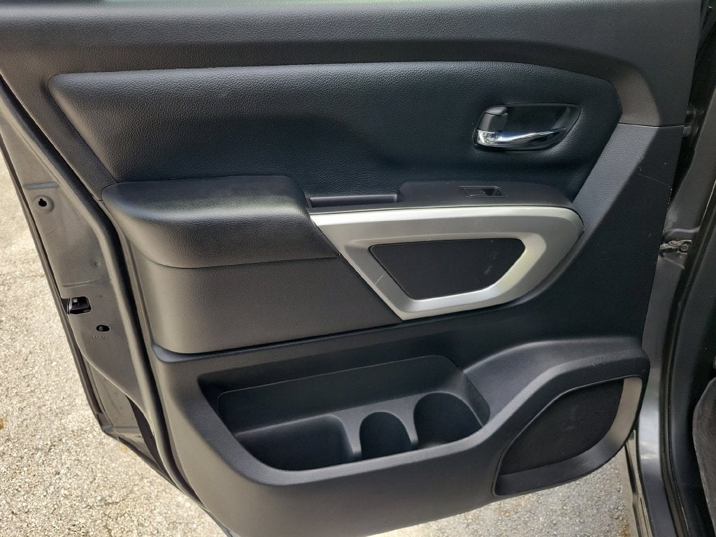 2021 Nissan Titan SV w/Convenience Package