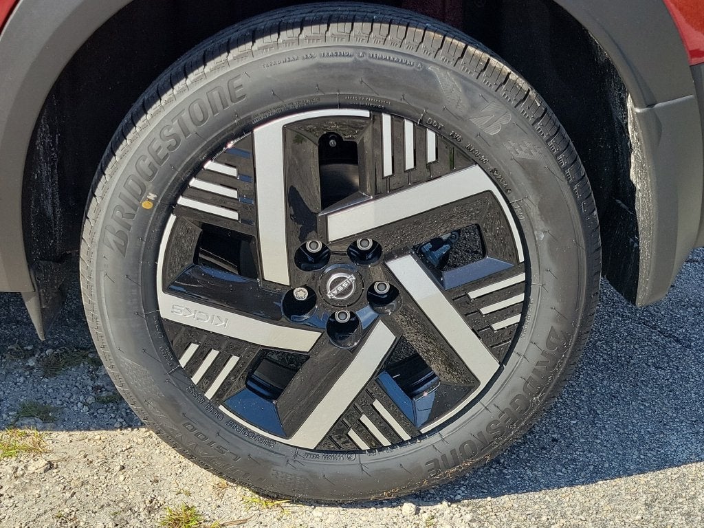 2027 Nissan Kicks SV