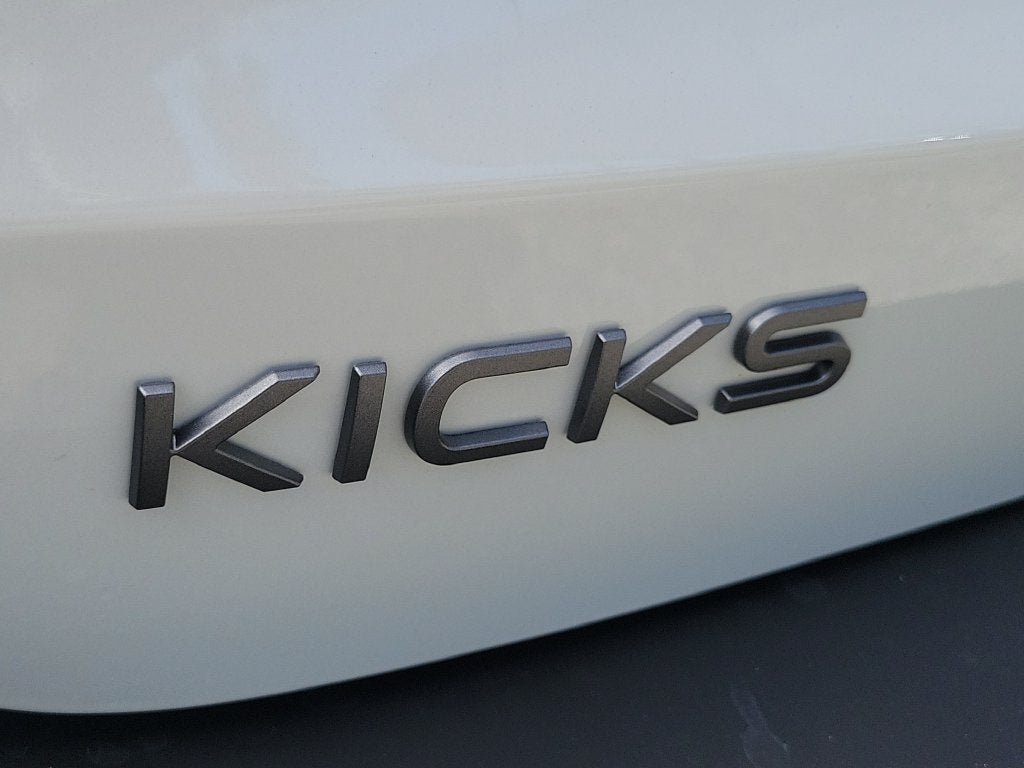 2027 Nissan Kicks SR