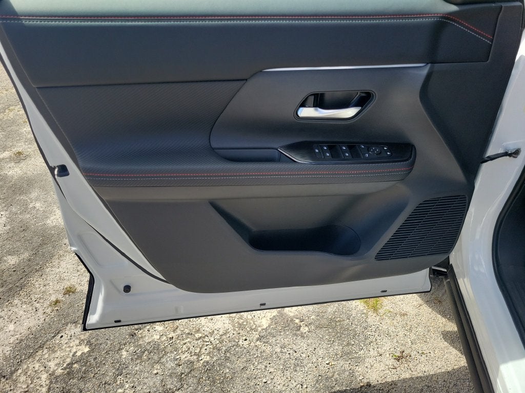 2027 Nissan Kicks SR