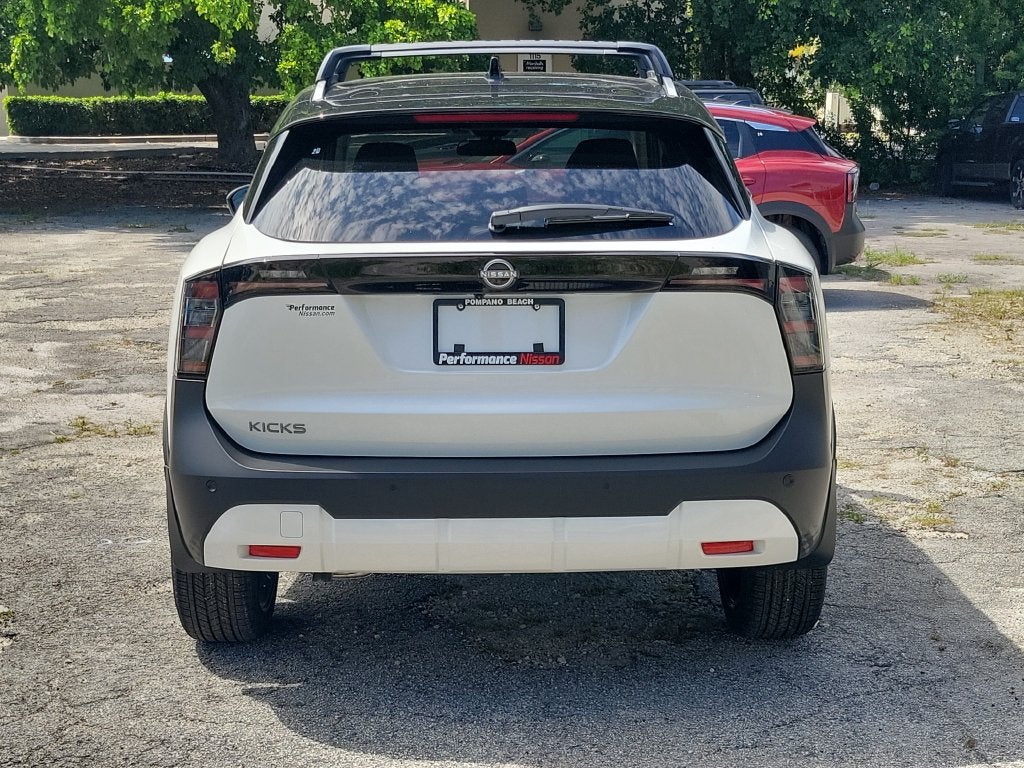 2027 Nissan Kicks SR