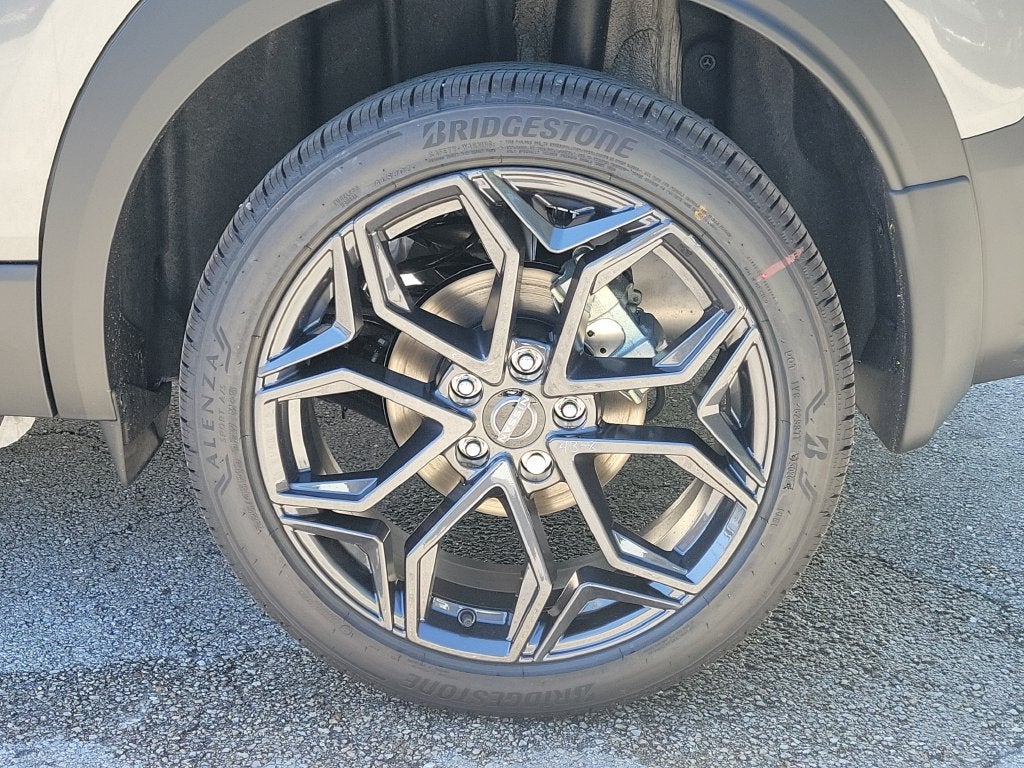 2027 Nissan Kicks SR 19" Wheels