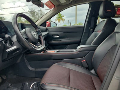 2025 Nissan Kicks SR w/Premium Package
