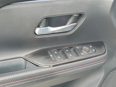 2025 Nissan Kicks SR w/Premium Package