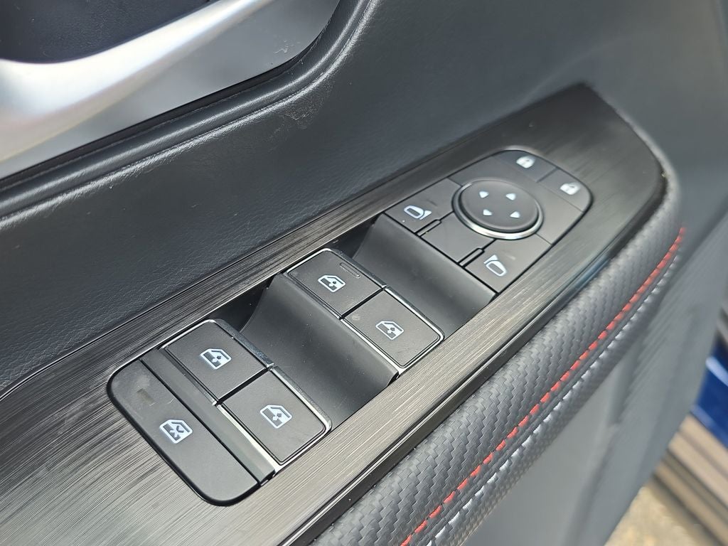 2026 Nissan Kicks SR Premium