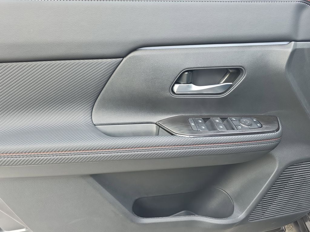 2026 Nissan Kicks SR Premium