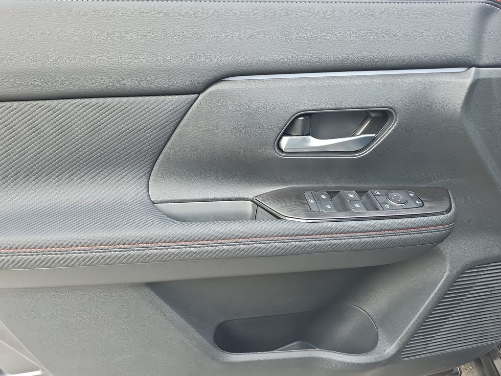 2026 Nissan Kicks SR Premium