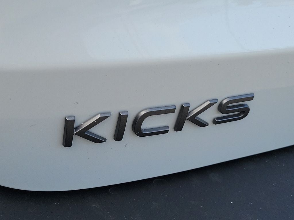 2026 Nissan Kicks SR Premium