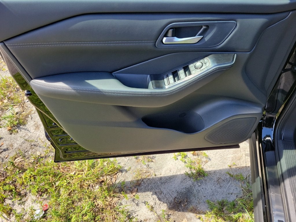 2027 Nissan Rogue Dark Armor