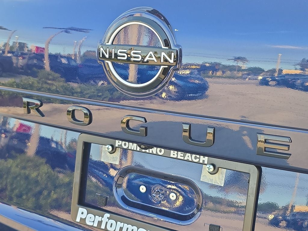 2026 Nissan Rogue Dark Armor