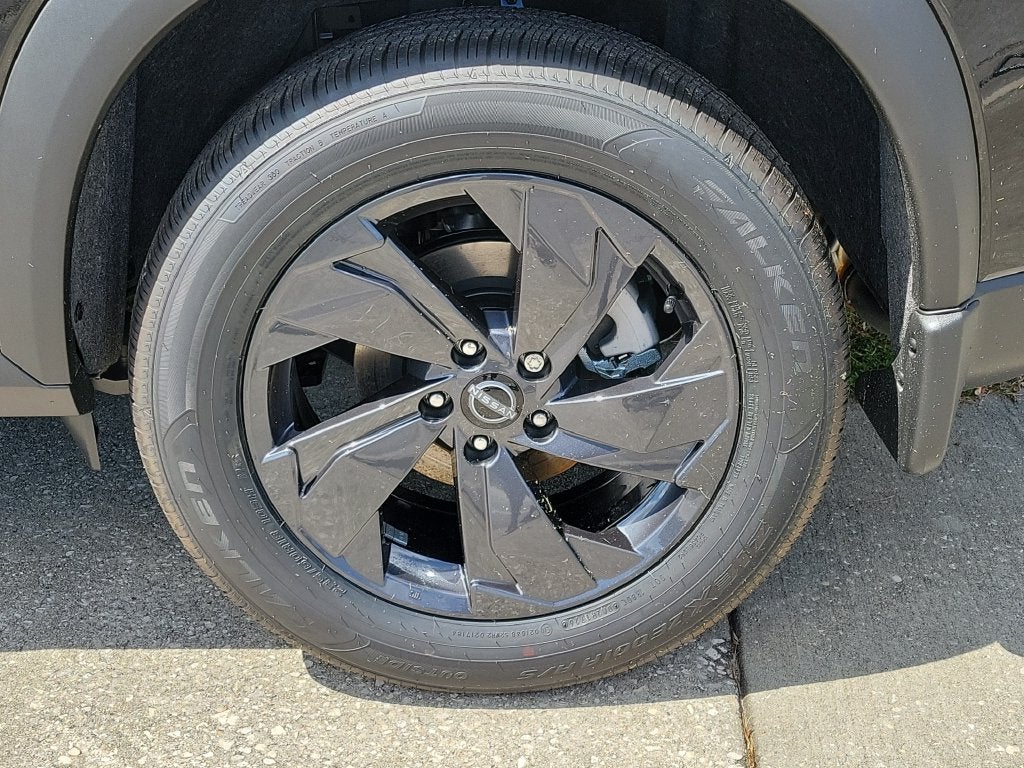 2027 Nissan Rogue SV