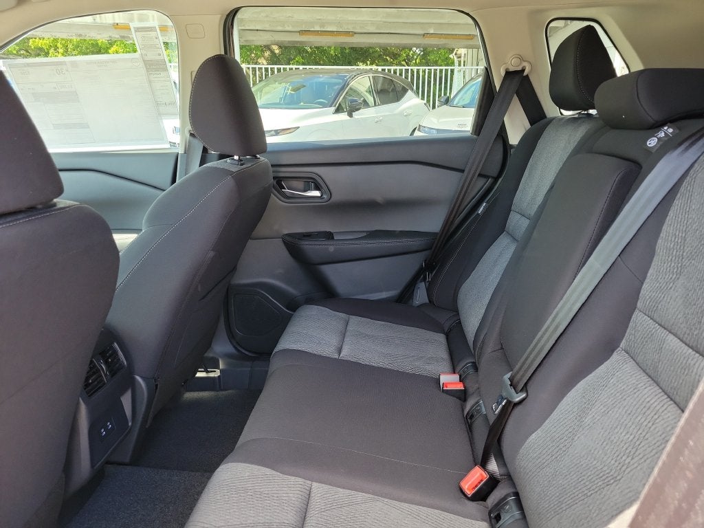 2027 Nissan Rogue SV
