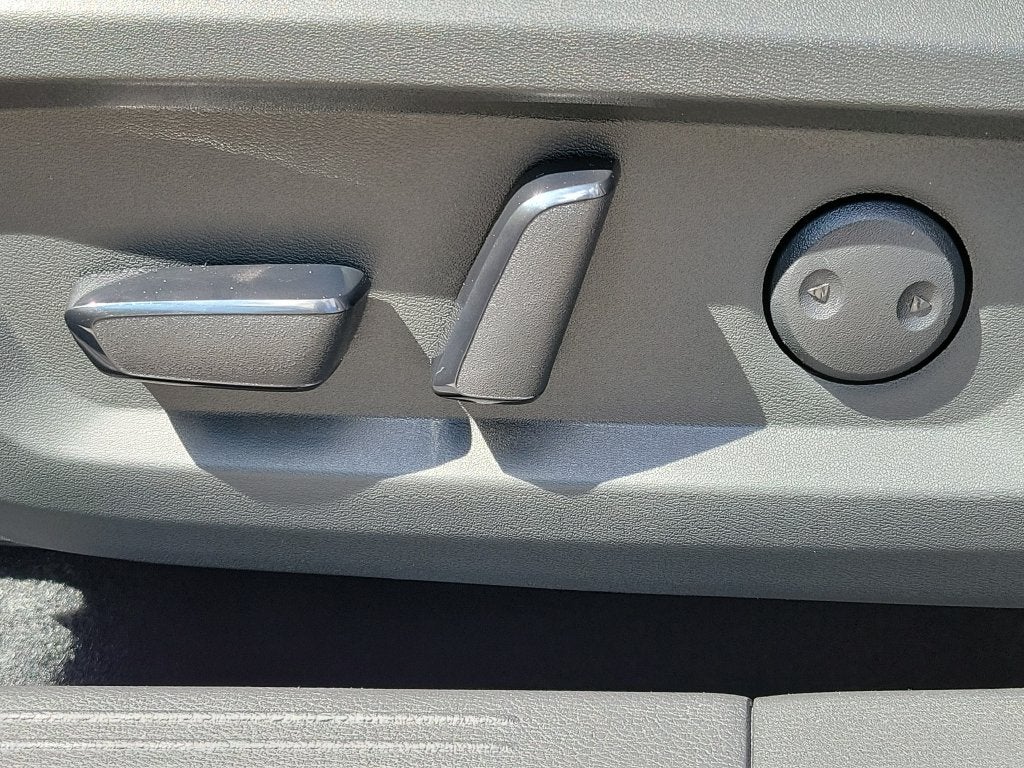 2027 Nissan Rogue SV