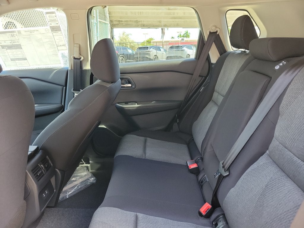 2027 Nissan Rogue SV
