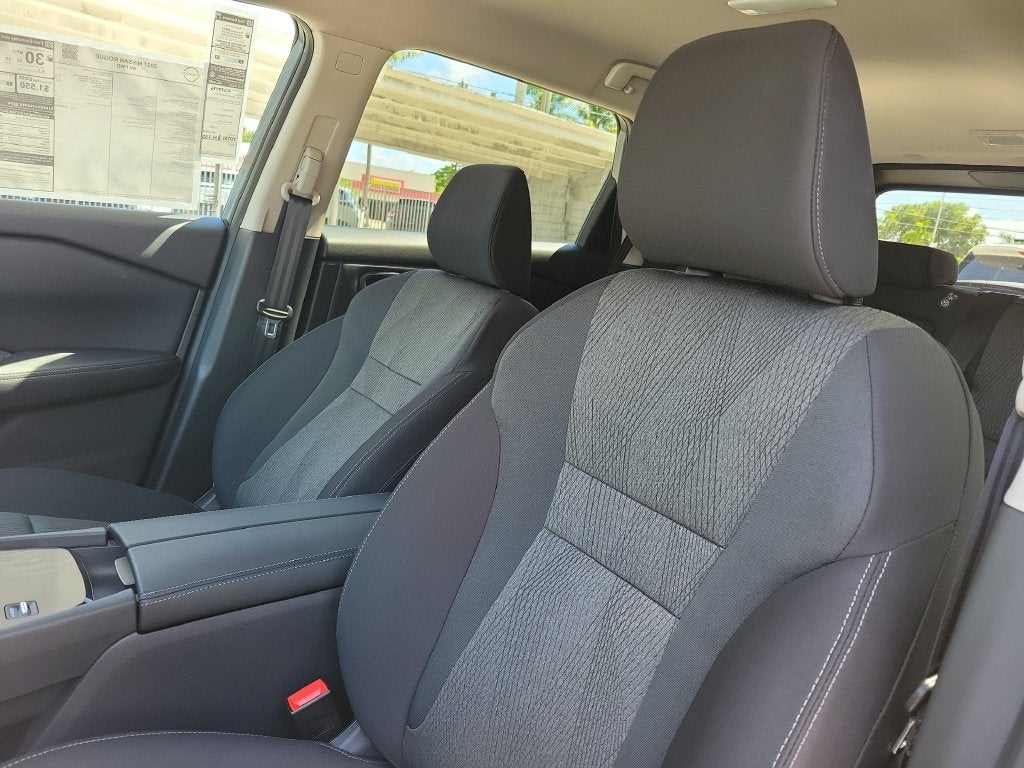 2027 Nissan Rogue SV