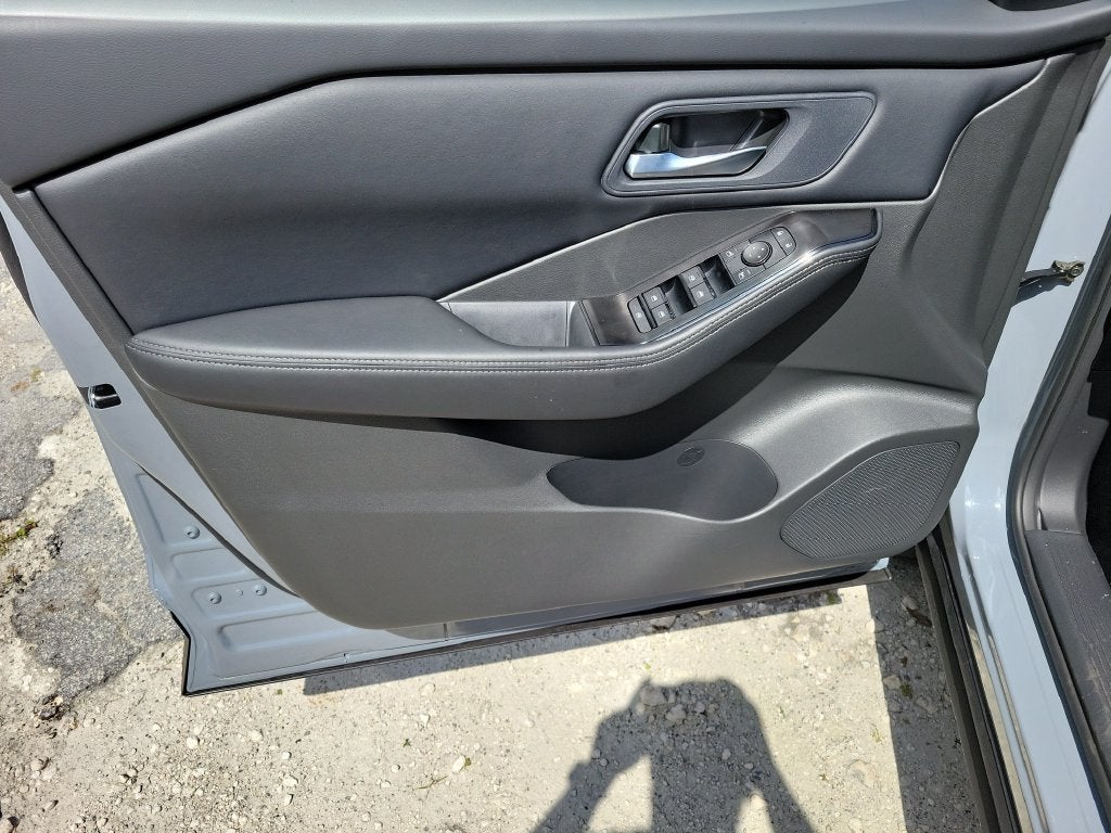2027 Nissan Rogue SV