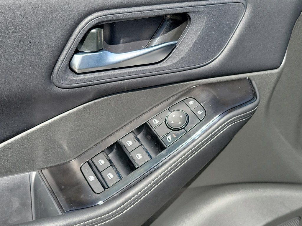 2027 Nissan Rogue SV