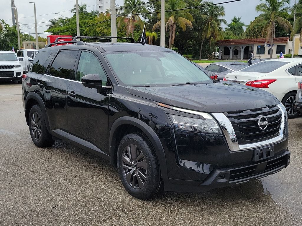 2022 Nissan Pathfinder SV