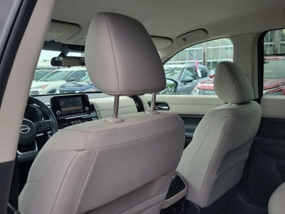 2022 Nissan Pathfinder SV