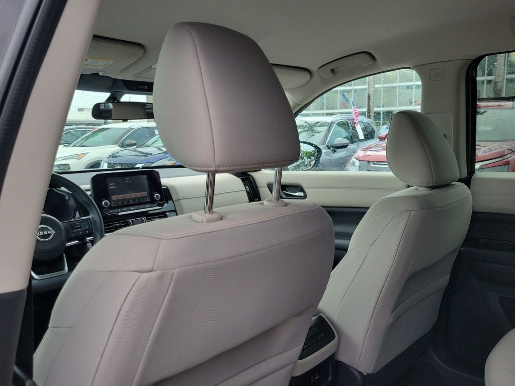 2022 Nissan Pathfinder SV