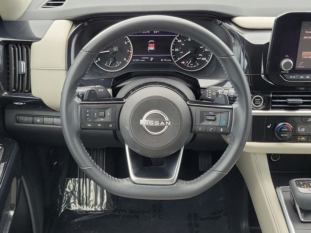 2022 Nissan Pathfinder SV