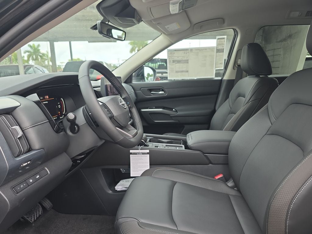 2026 Nissan Pathfinder SL