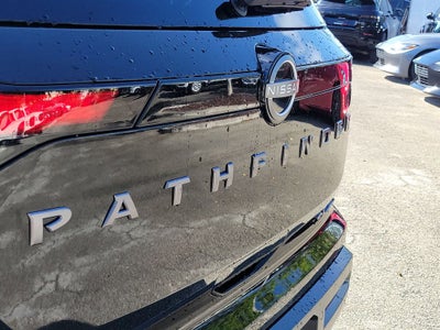 2026 Nissan Pathfinder SL Premium