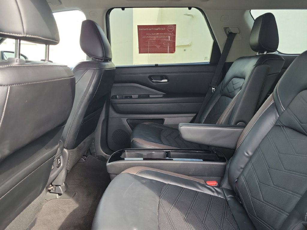 2023 Nissan Pathfinder Platinum