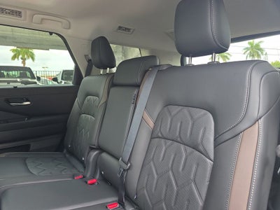2026 Nissan Pathfinder Platinum