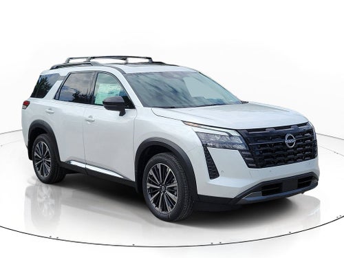2026 Nissan Pathfinder Platinum Captain Chairs