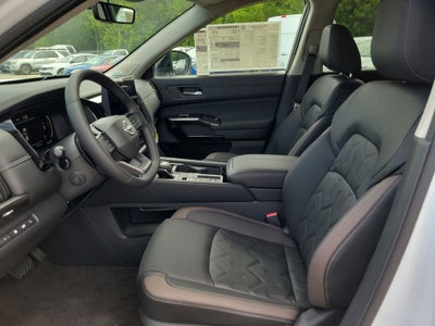 2026 Nissan Pathfinder Platinum Captain Chairs