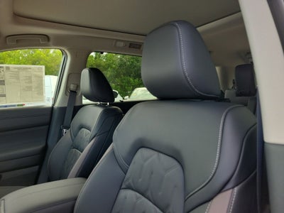 2026 Nissan Pathfinder Platinum Captain Chairs