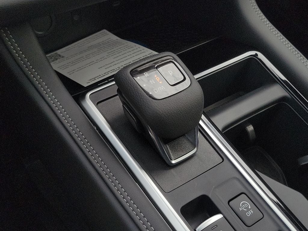 2026 Nissan Pathfinder Platinum Captain Chairs