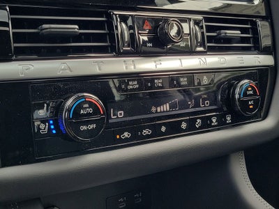 2026 Nissan Pathfinder Platinum Captain Chairs