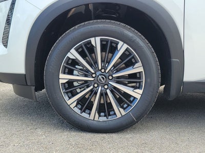 2026 Nissan Pathfinder Platinum Captain Chairs
