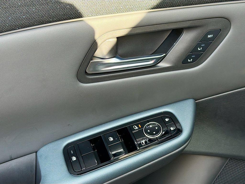 2026 Nissan Leaf PLATINUM+