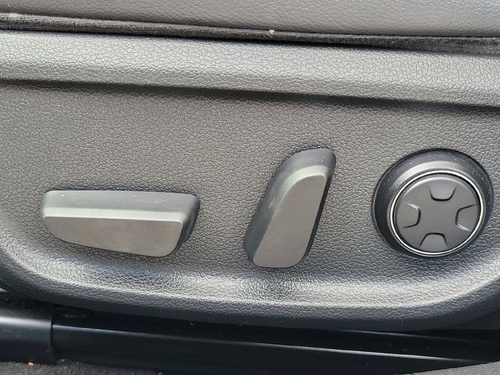 2020 Genesis G70 2.0T