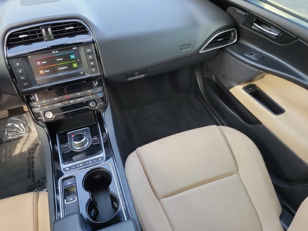 2017 Jaguar XE 25t Premium