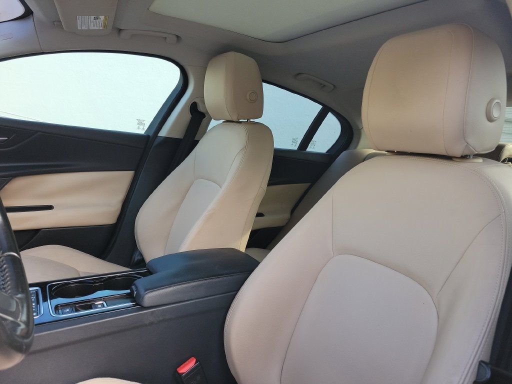 2017 Jaguar XE 25t Premium