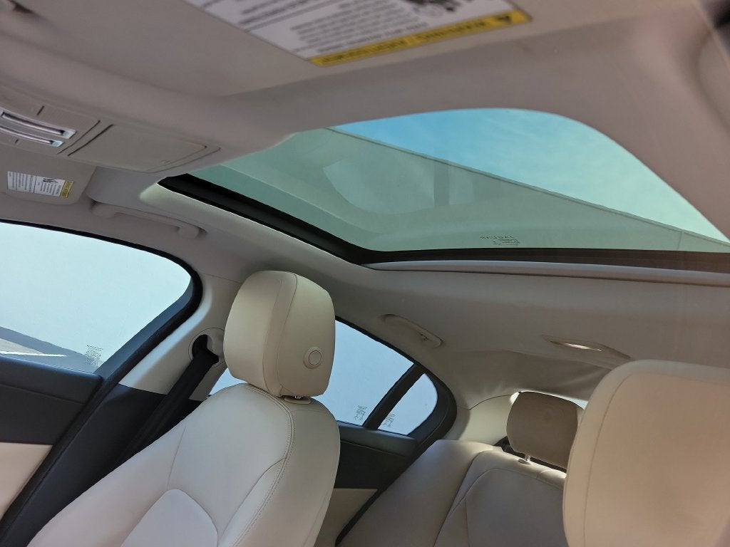 2017 Jaguar XE 25t Premium
