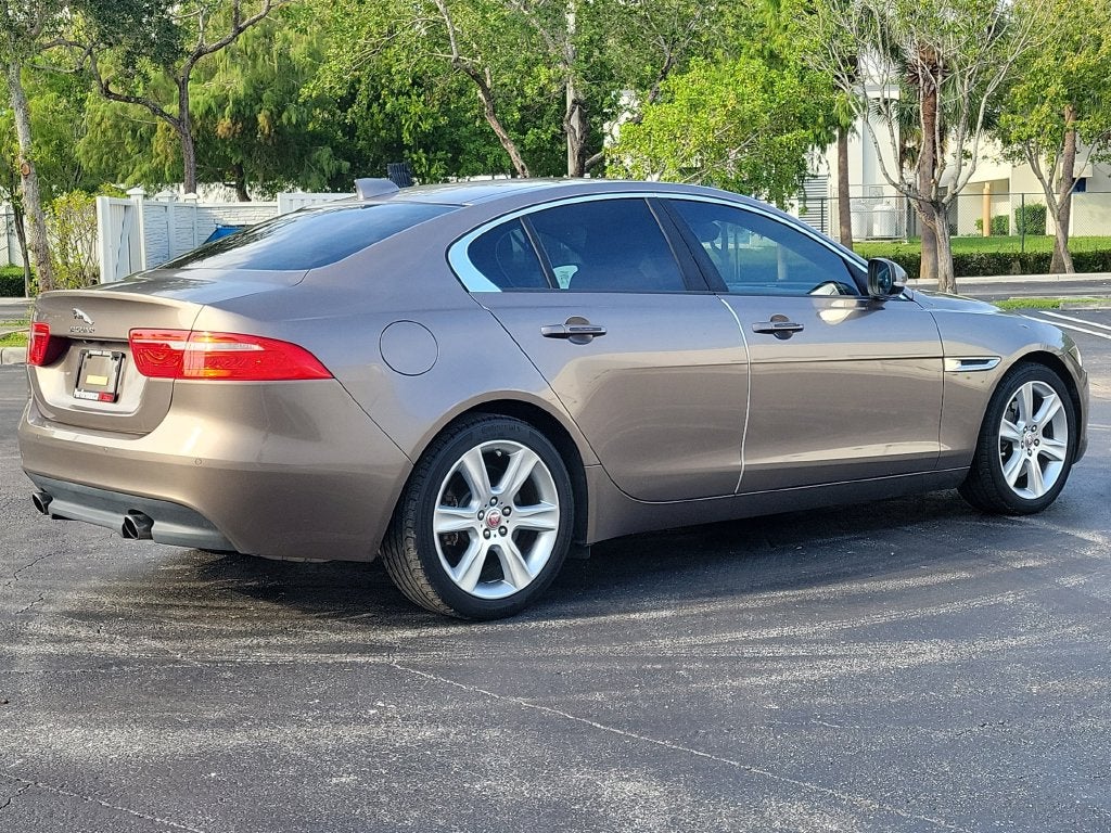 2017 Jaguar XE 25t Premium