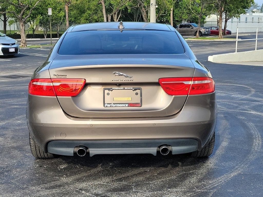 2017 Jaguar XE 25t Premium