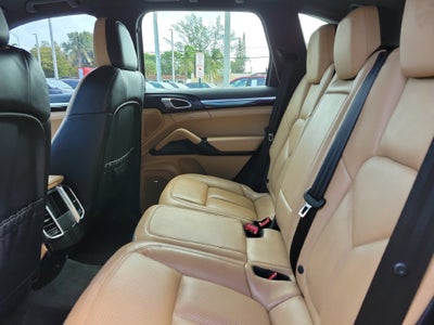 2018 Porsche Cayenne Platinum Edition