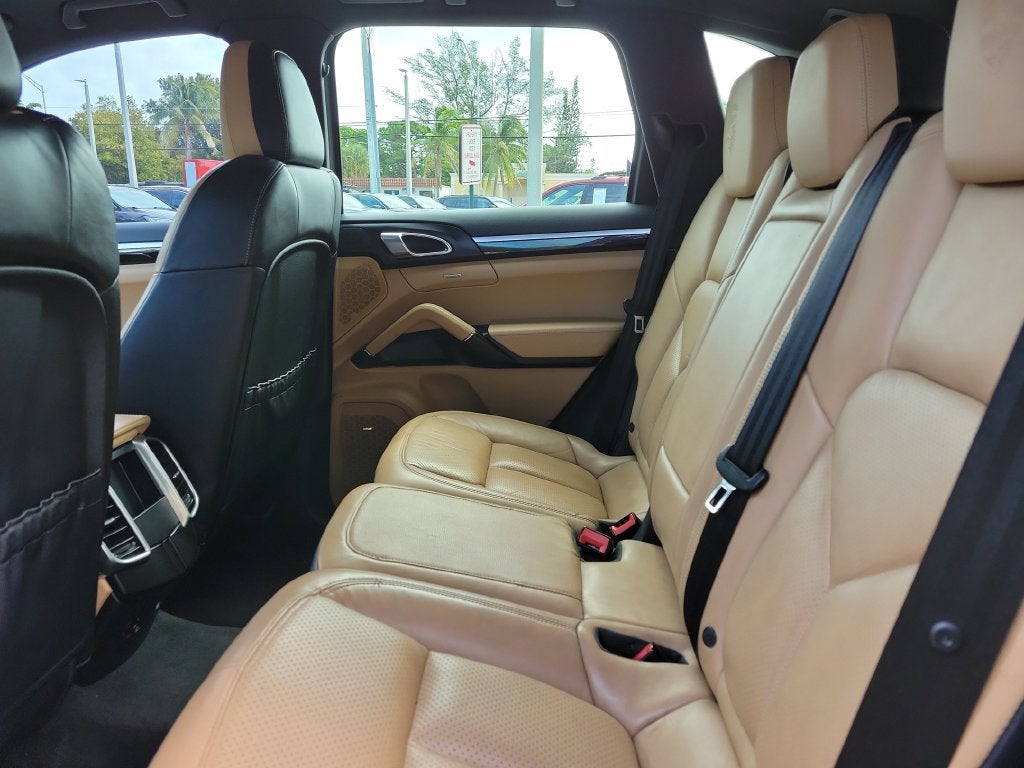 2018 Porsche Cayenne Platinum Edition