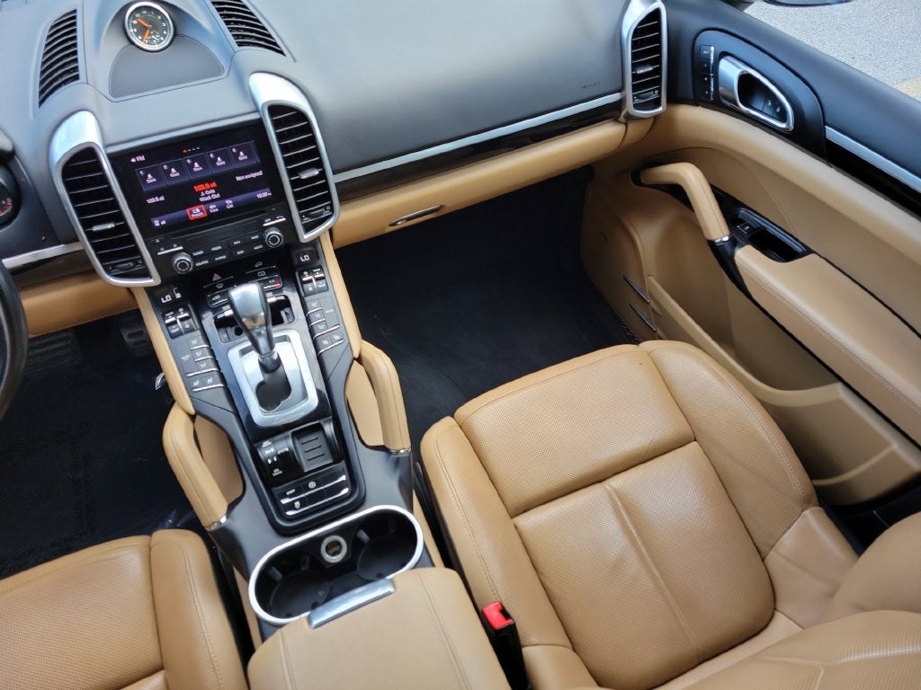 2018 Porsche Cayenne Platinum Edition